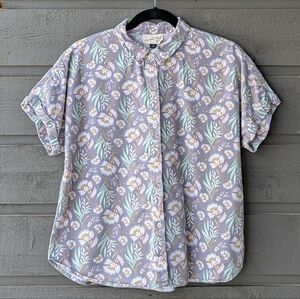 Universal Thread Gray Floral Short Sleeve Button Front Blouse Top Size Medium